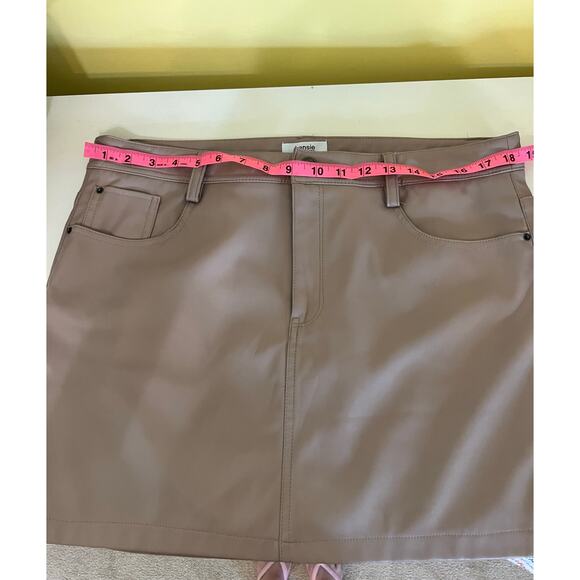 Kensie Tan Faux Vegan Leather Mini Skirt Women's Size 14 concerts festivals - Picture 6 of 6